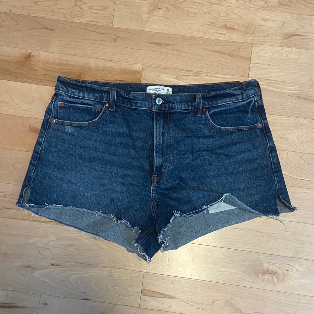 Abercrombie & Fitch - The Mom Short, High Rise, Denim Blue Women's Shorts